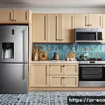 Home 20 주방 도구의 에너지 절약 효과 - A modern Middle Eastern kitchen scene featuring energy-efficient home appliances with clear Arabic e...